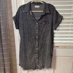 Jean distressed dress ina black gray
